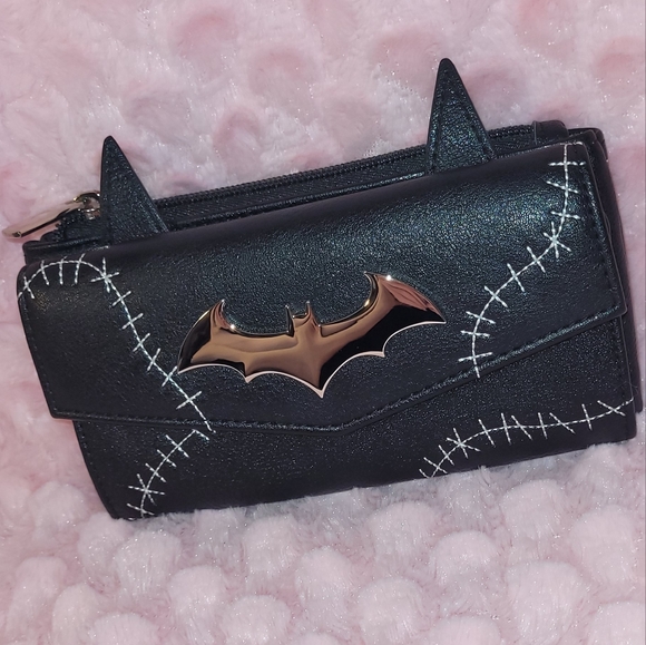 Batman trifold wallet/clutch with zip. - Picture 13 of 15